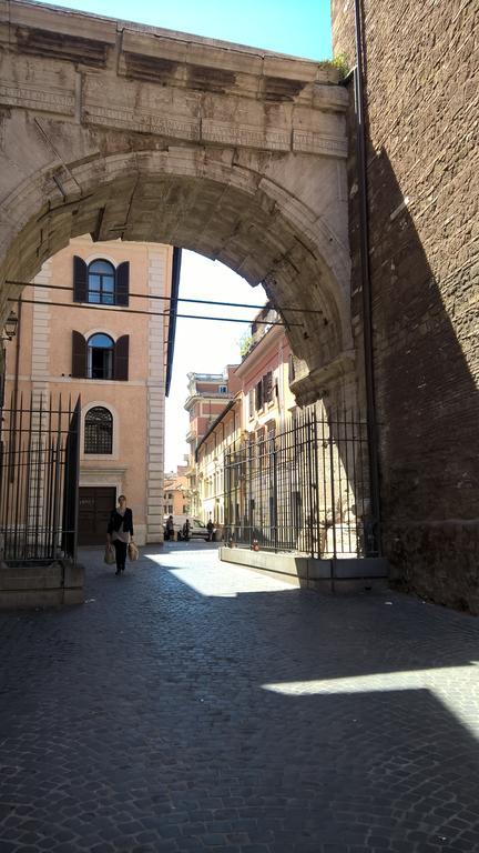 Around The Corner Colosseo