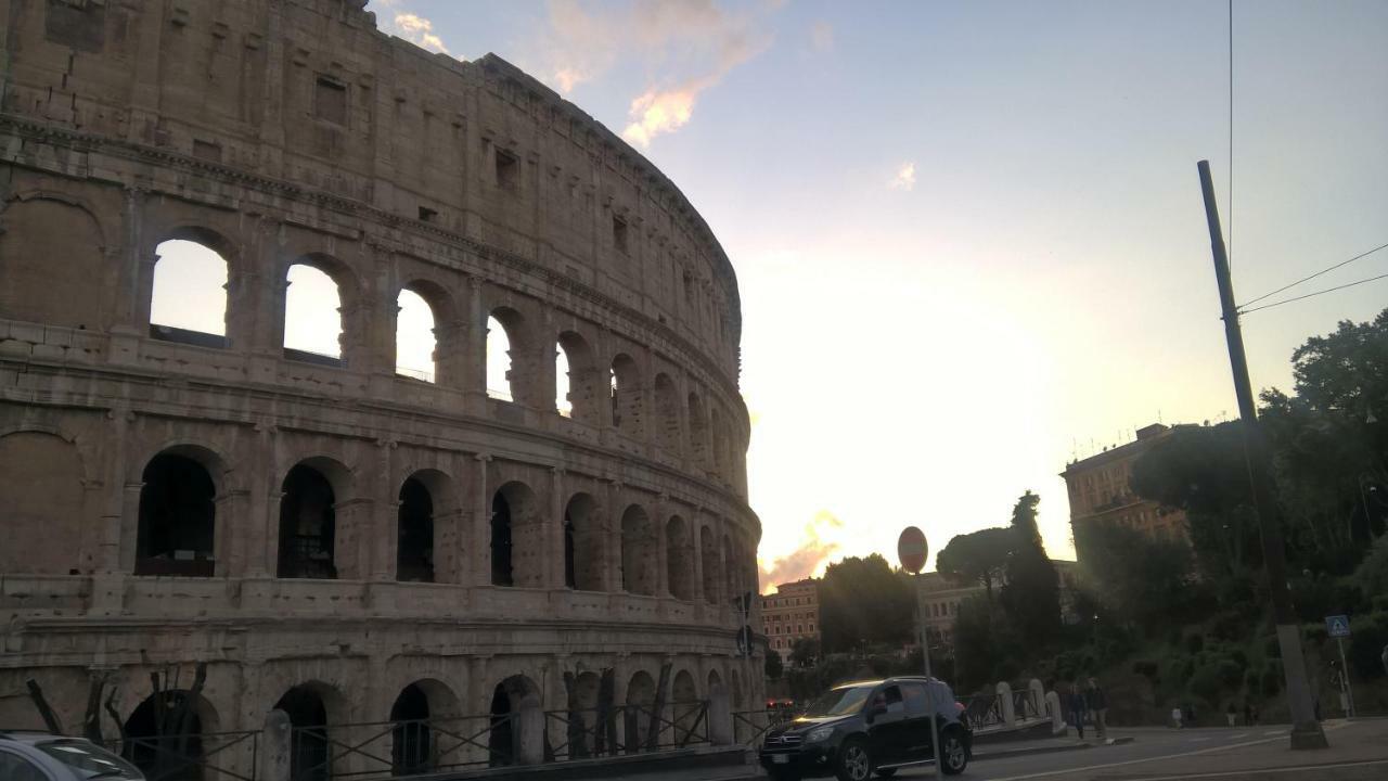 Around The Corner Colosseo Bed & Breakfast